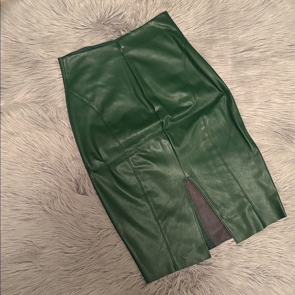 Express High Waisted Green Faux Leather Seamed Pencil Skirt Size 0 - Picture 4 of 12